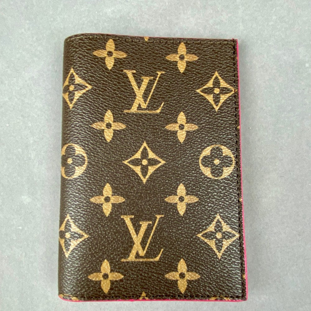 L-V Passport Holder Cardholder