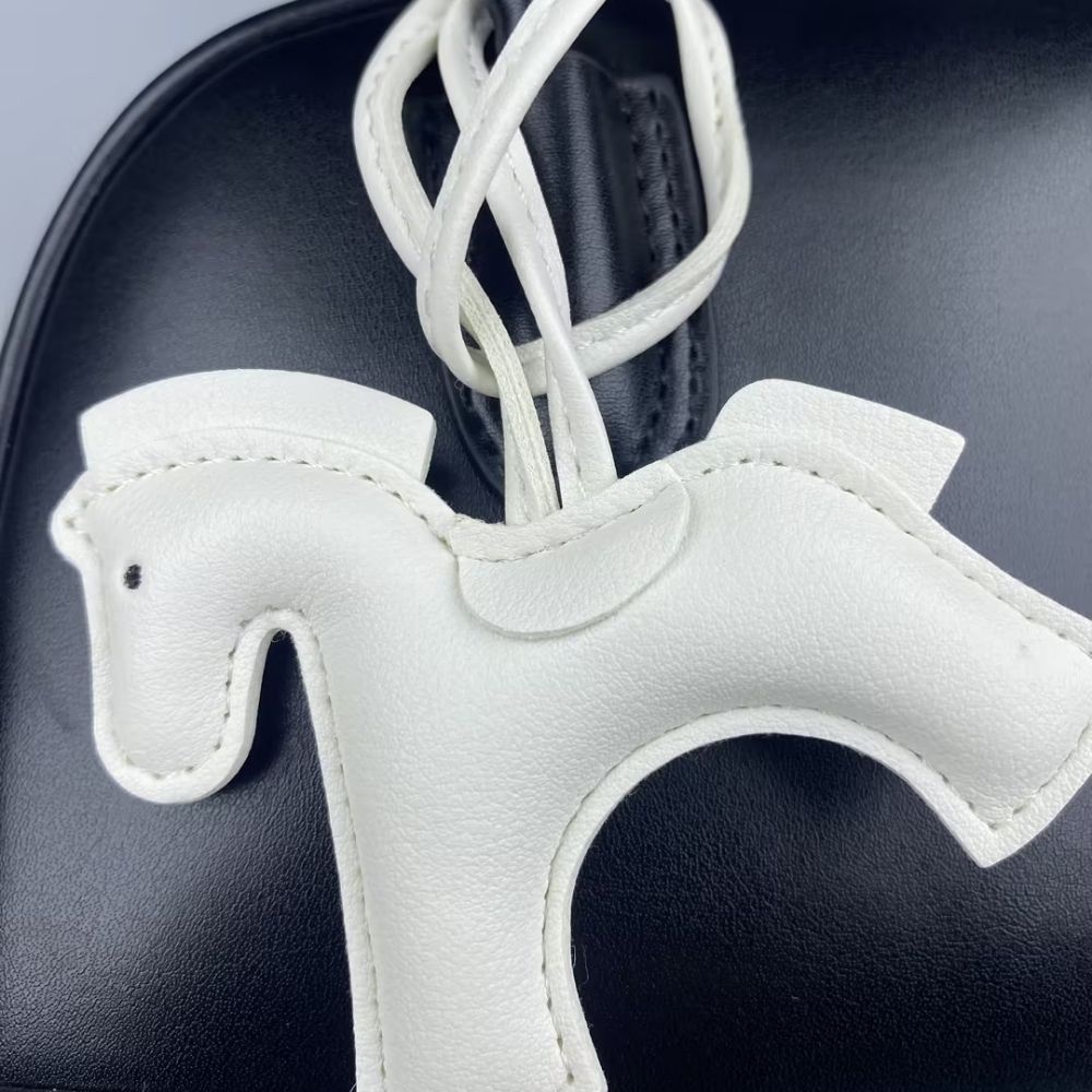 Versatile PU Leather Warhorse Steed Bag Charm - Equestrian Keyring Accessory for All Bags