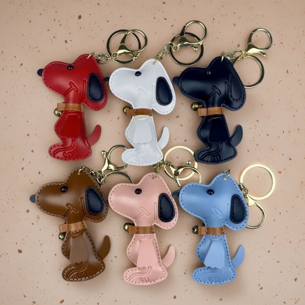 Classic Comic-Style Beagle Keyring - PU Leather Dog Keychain & Bag Accessory in Monochrome