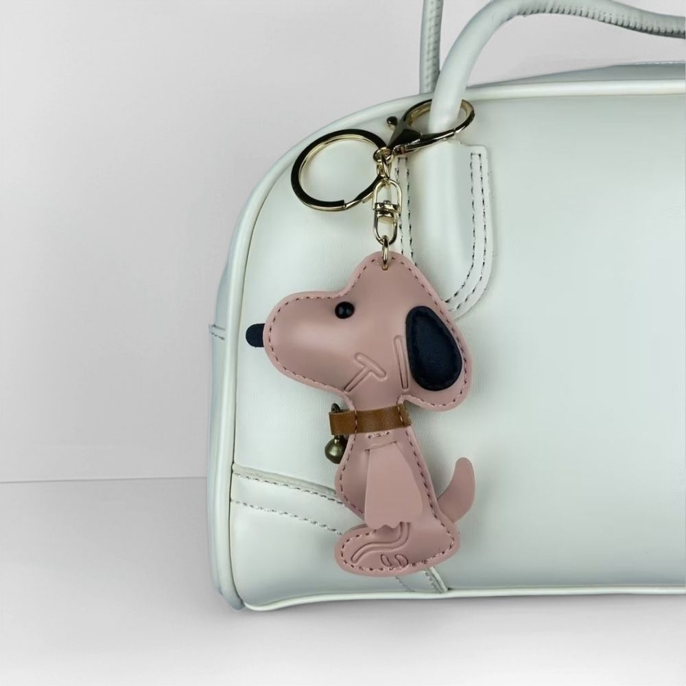 Classic Comic-Style Beagle Keyring - PU Leather Dog Keychain & Bag Accessory in Monochrome
