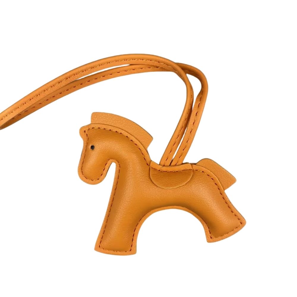 Versatile PU Leather Warhorse Steed Bag Charm - Equestrian Keyring Accessory for All Bags