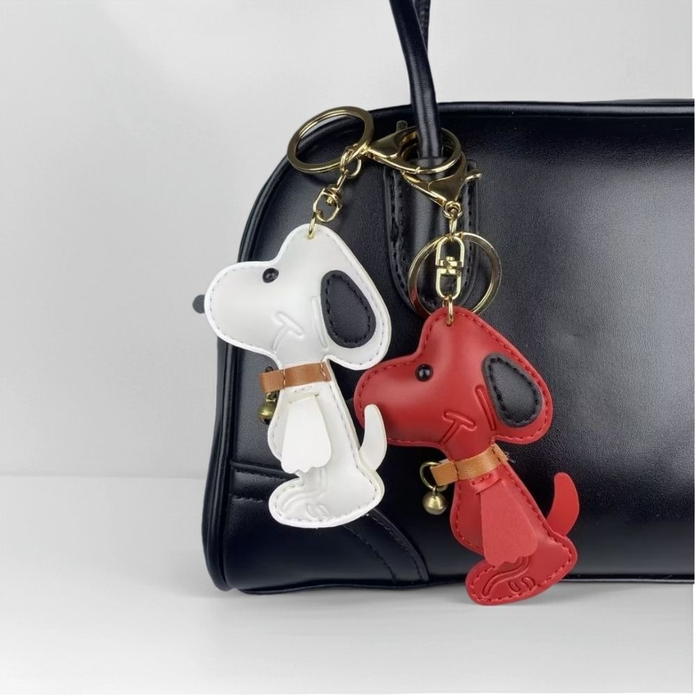 Classic Comic-Style Beagle Keyring - PU Leather Dog Keychain & Bag Accessory in Monochrome