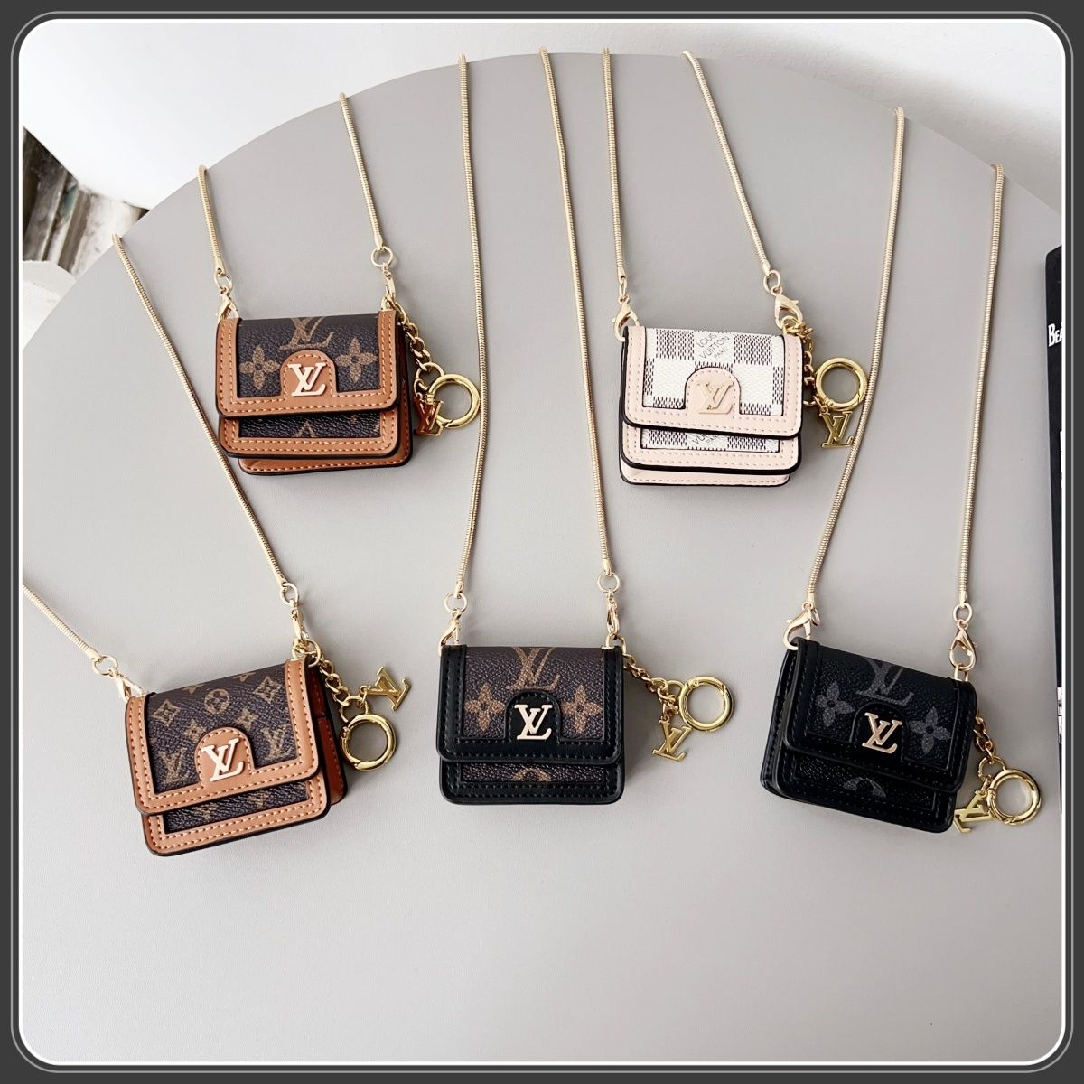 LV AirPodsケースバッグ ミニバッグチャーム クラシックフラワープリント