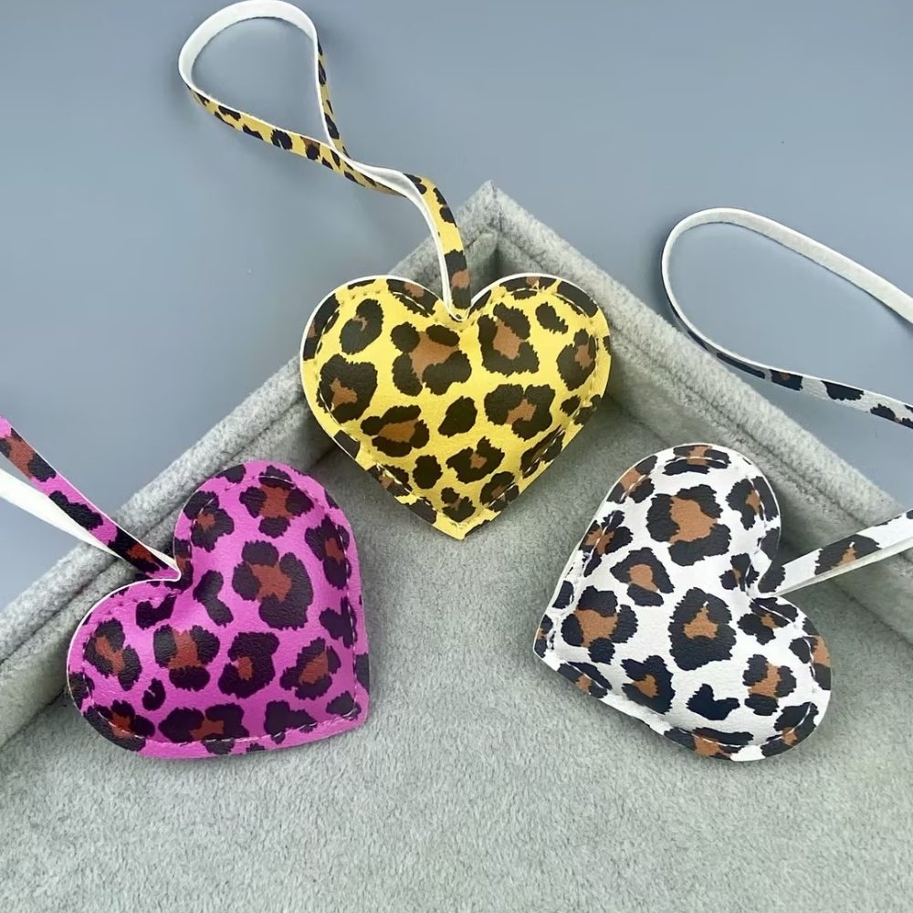 Leopard Print Heart Keychain - Faux Leather Padded Lanyard Charm for Bags & Phones