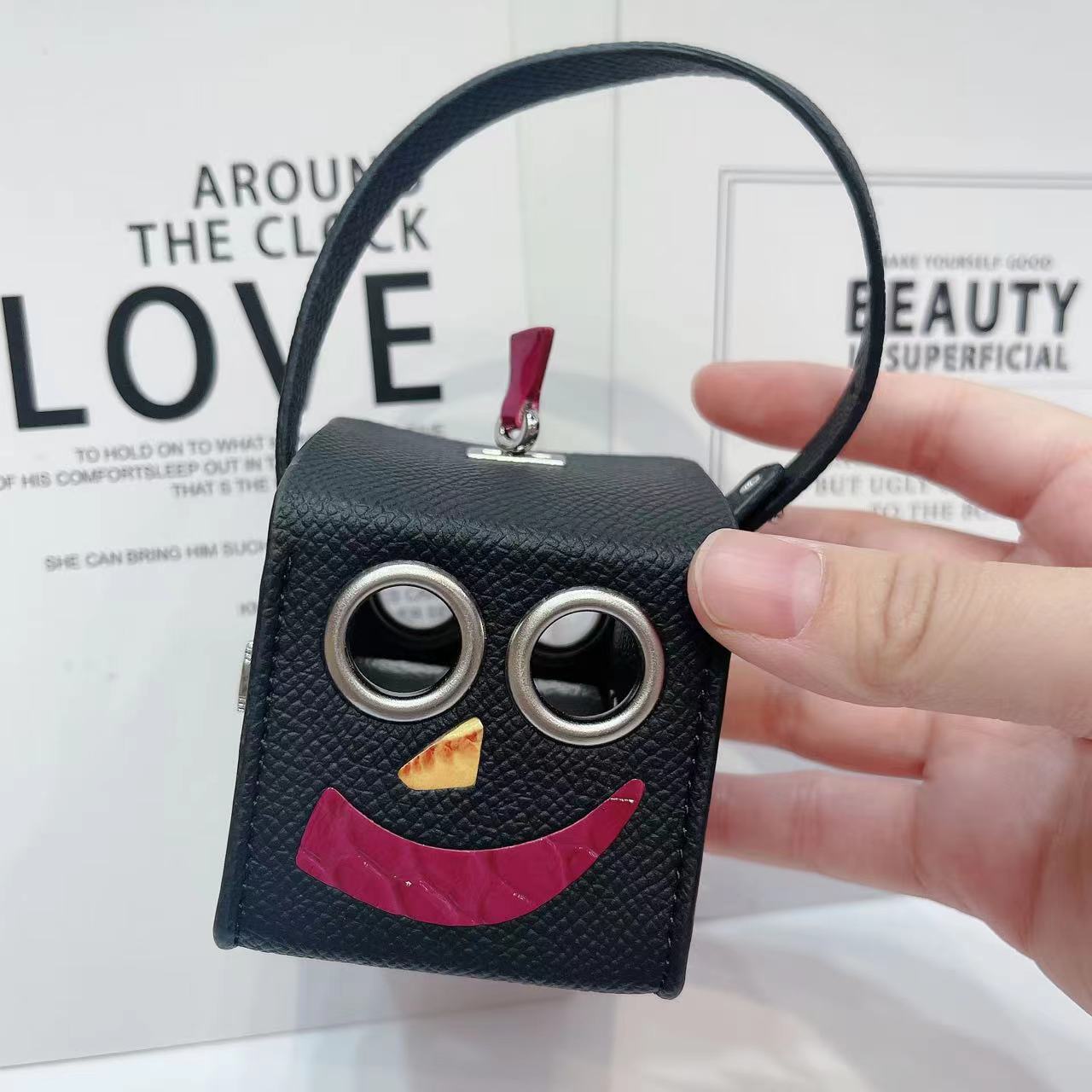 Petit H ロボットミニバッグ_高級ロボットバッグ、ミニバッグ、スマイルフェイス