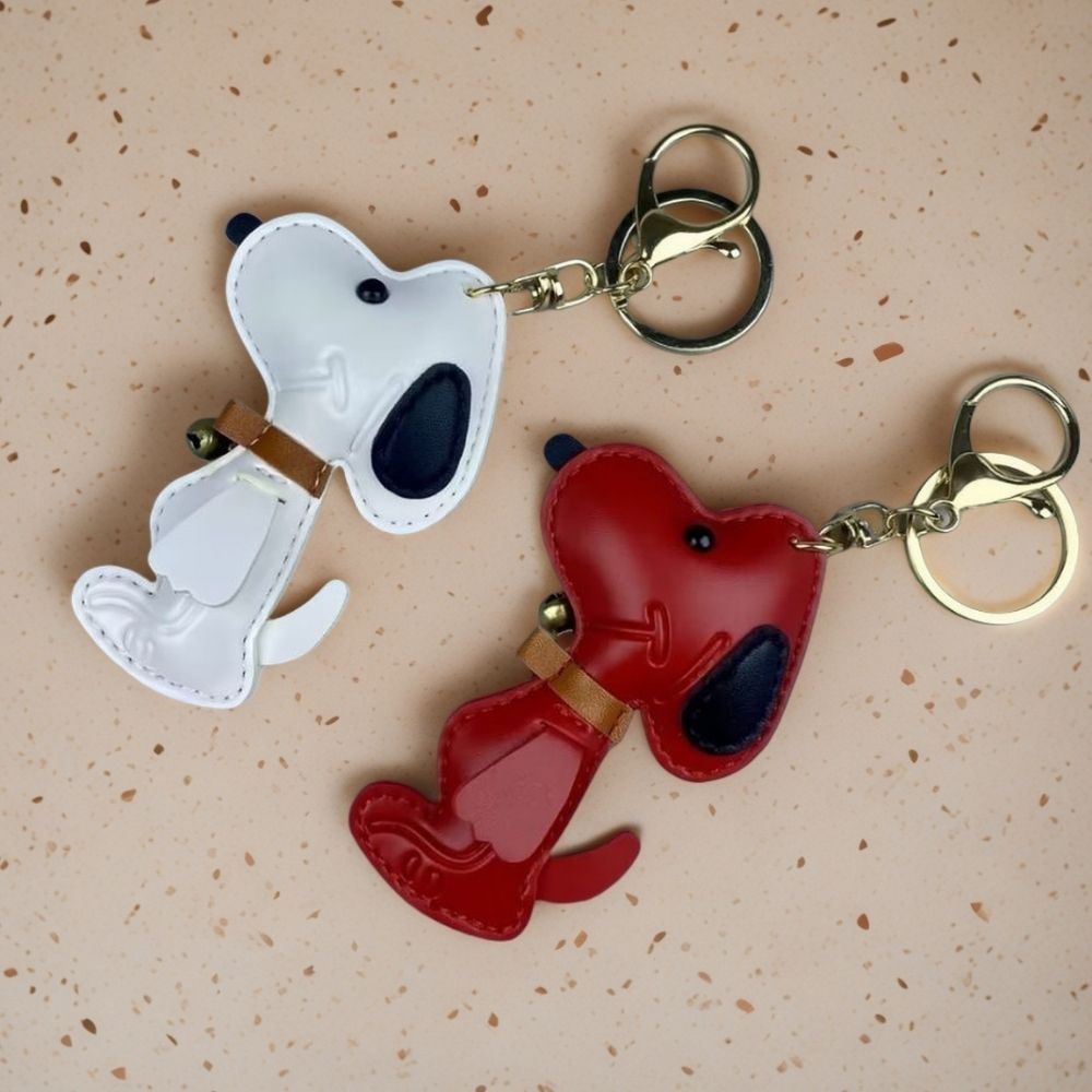 Classic Comic-Style Beagle Keyring - PU Leather Dog Keychain & Bag Accessory in Monochrome