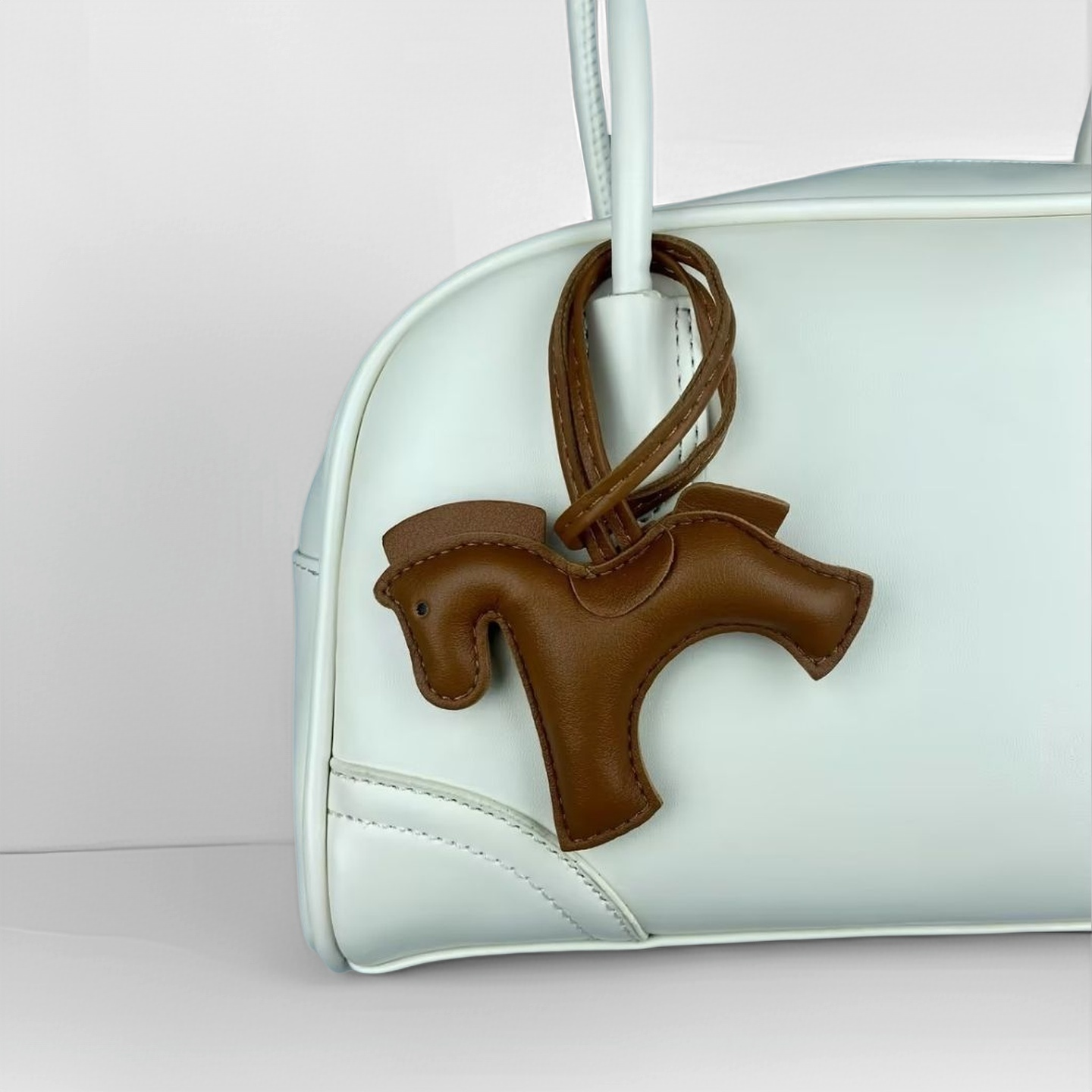 Versatile PU Leather Warhorse Steed Bag Charm - Equestrian Keyring Accessory for All Bags