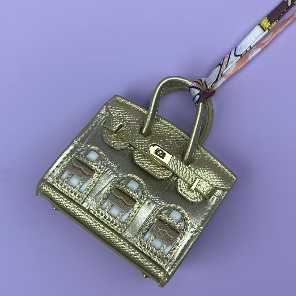 House Shaped Mini Bag Charm | Croc Embossed PU Leather Keychain Pouch for AirPods, Red Envelope & Car Keys – Cute Bag Pendant Ornament for Handbag, Backpack or Car Mirror – Trendy Small Gift for Women