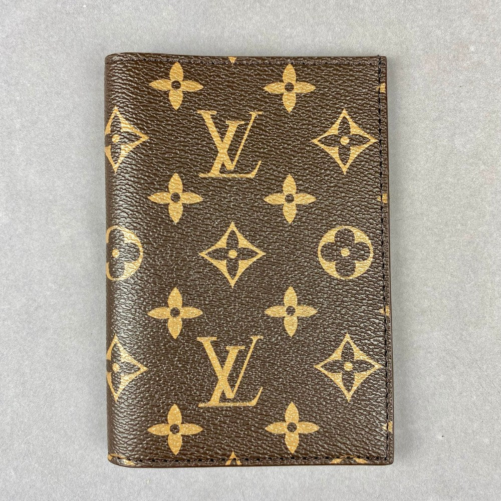 L-V Passport Holder Cardholder