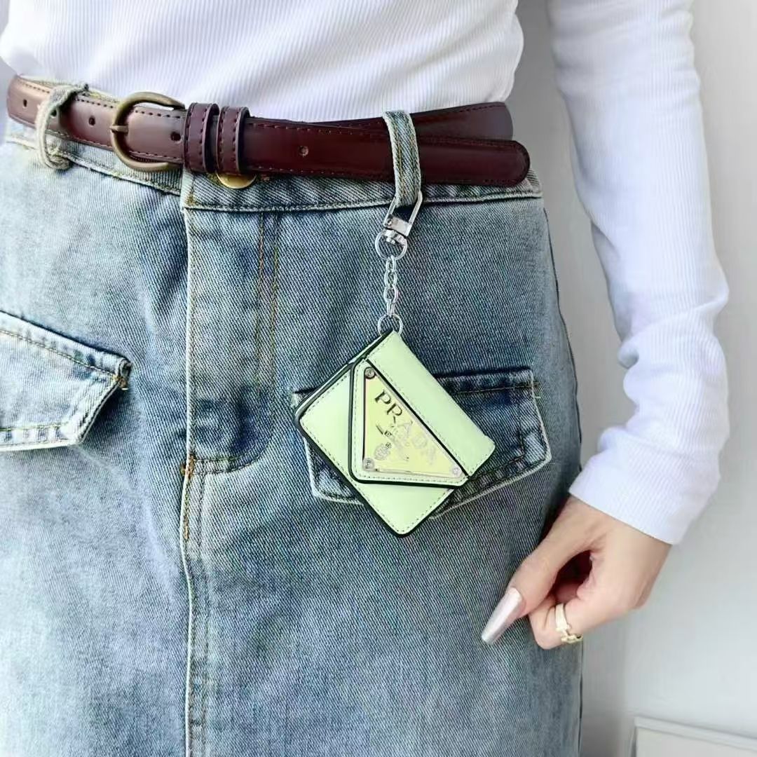 PRAD-A トライアングルバッジ ミニバッグ AirPodsケース
