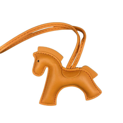 Versatile PU Leather Warhorse Steed Bag Charm - Equestrian Keyring Accessory for All Bags