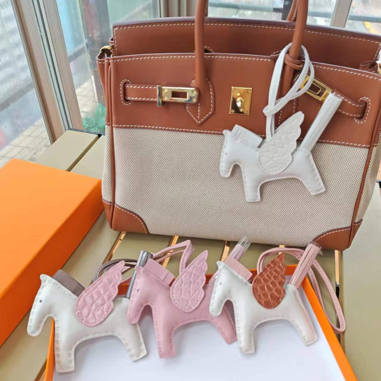 Genuine Lamb Leather Pegasus Flying Pony Bag Charm – Croc-Embossed Pendant for Handbag, Keychain or Purse – Premium Leather Accessory Gift for Women