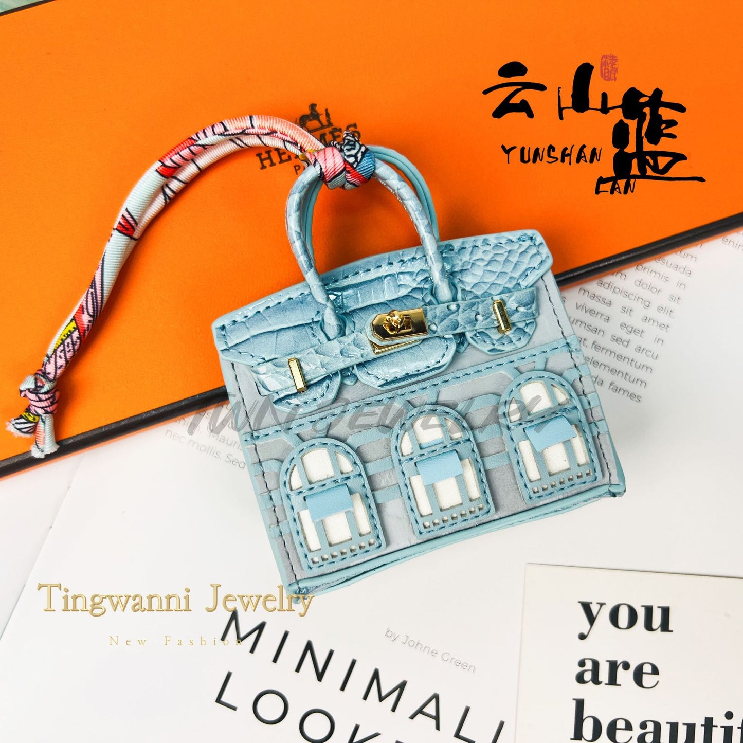 Velvet House-Shaped Mini Bag Charm | Cute Keychain Pouch for AirPods, Car Keys & Small Accessories – Trendy Small Purse Ornament
