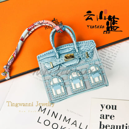 Velvet House-Shaped Mini Bag Charm | Cute Keychain Pouch for AirPods, Car Keys & Small Accessories – Trendy Small Purse Ornament
