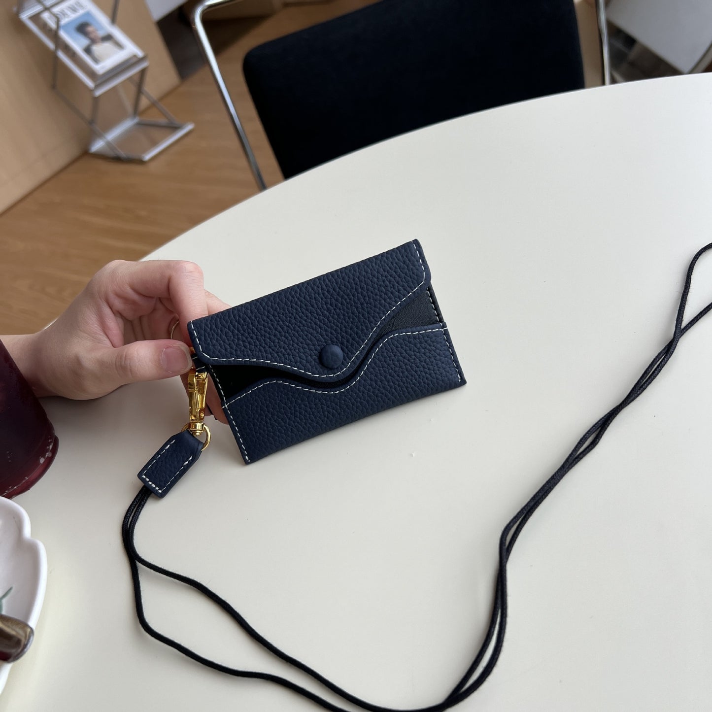 Top-grain cowhide halter envelope bag, earphone bag, versatile exquisite clip storage small change bag, Korean mini card pouch