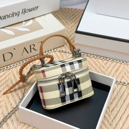Mini messenger makeup women's bag Korean fashion bag pendant new double zipper foreign style chain earphone bag blind box
