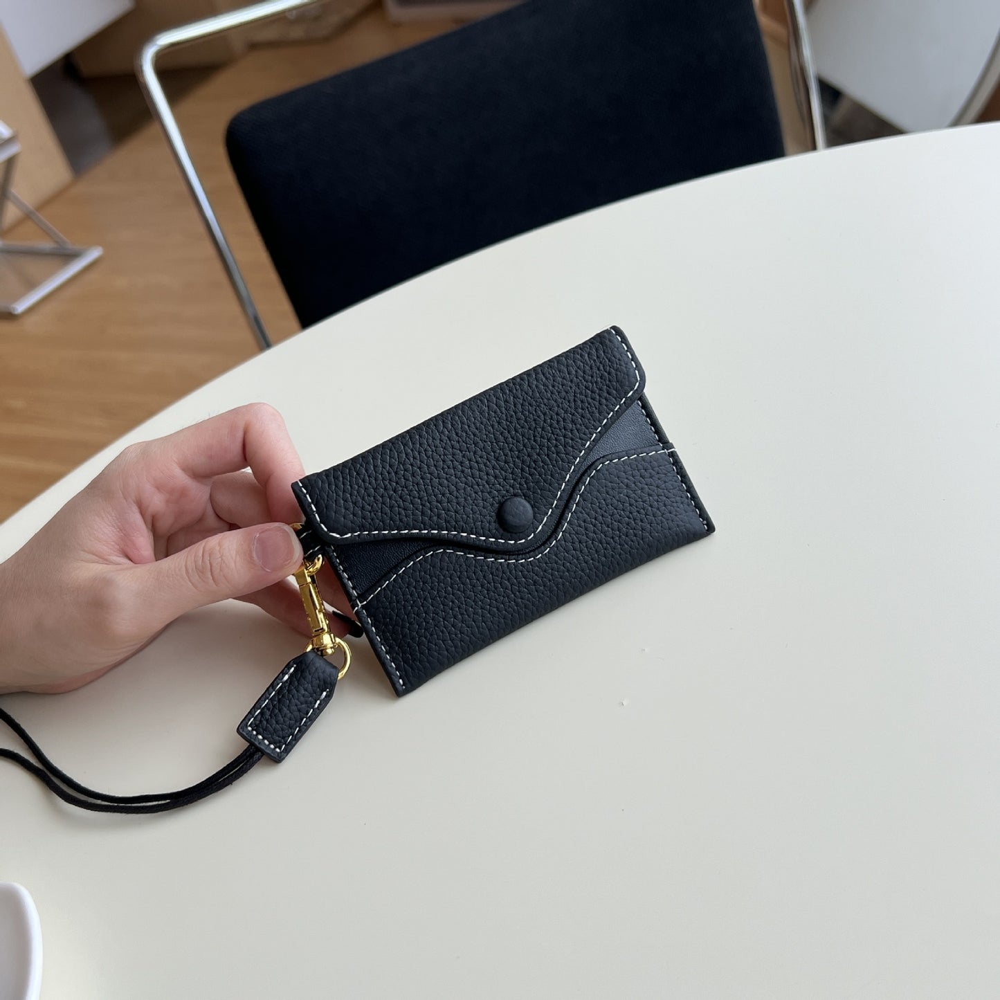 Top-grain cowhide halter envelope bag, earphone bag, versatile exquisite clip storage small change bag, Korean mini card pouch