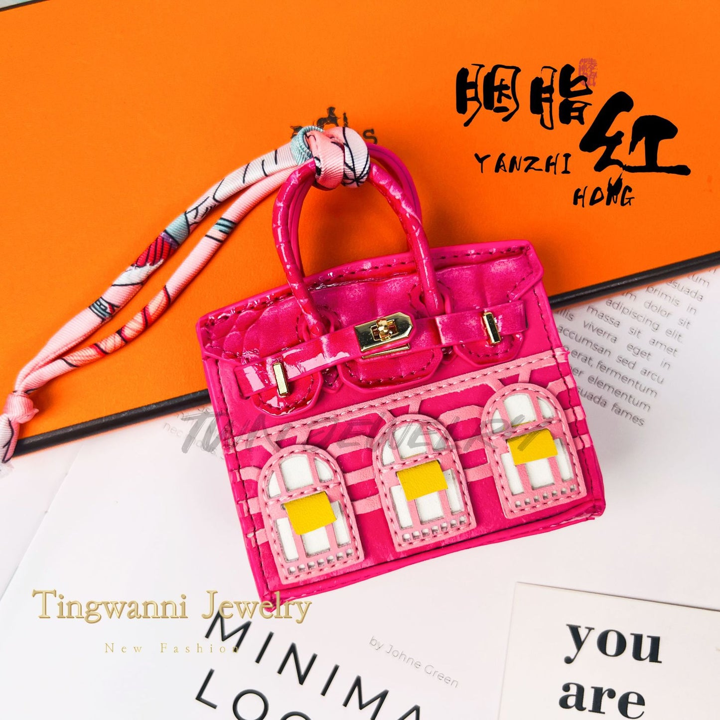 Velvet House-Shaped Mini Bag Charm | Cute Keychain Pouch for AirPods, Car Keys & Small Accessories – Trendy Small Purse Ornament