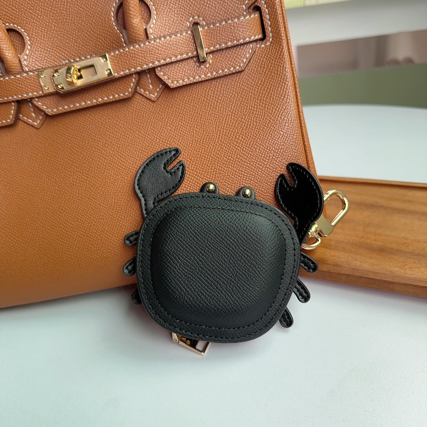 Cute Little Crab Bag Charm | Wireless Bluetooth Headphones Case Holder – Keychain Coin Purse for Lip Balm, Keys & Coins – Car Ornament & Small Pouch Gift for Her
