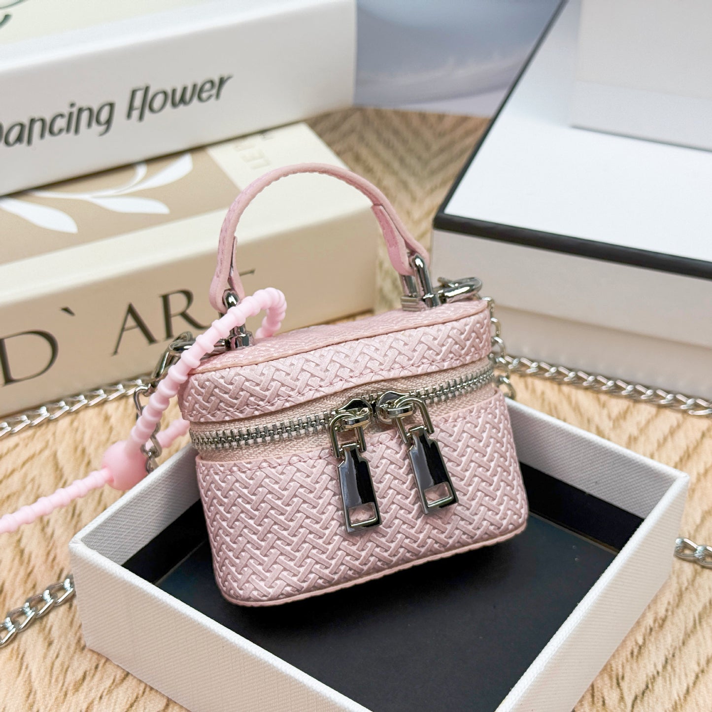 Mini messenger makeup women's bag Korean fashion bag pendant new double zipper foreign style chain earphone bag blind box