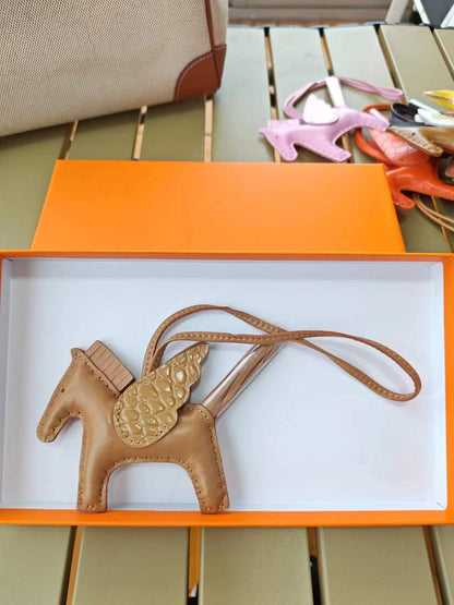 Genuine Lamb Leather Pegasus Flying Pony Bag Charm – Croc-Embossed Pendant for Handbag, Keychain or Purse – Premium Leather Accessory Gift for Women
