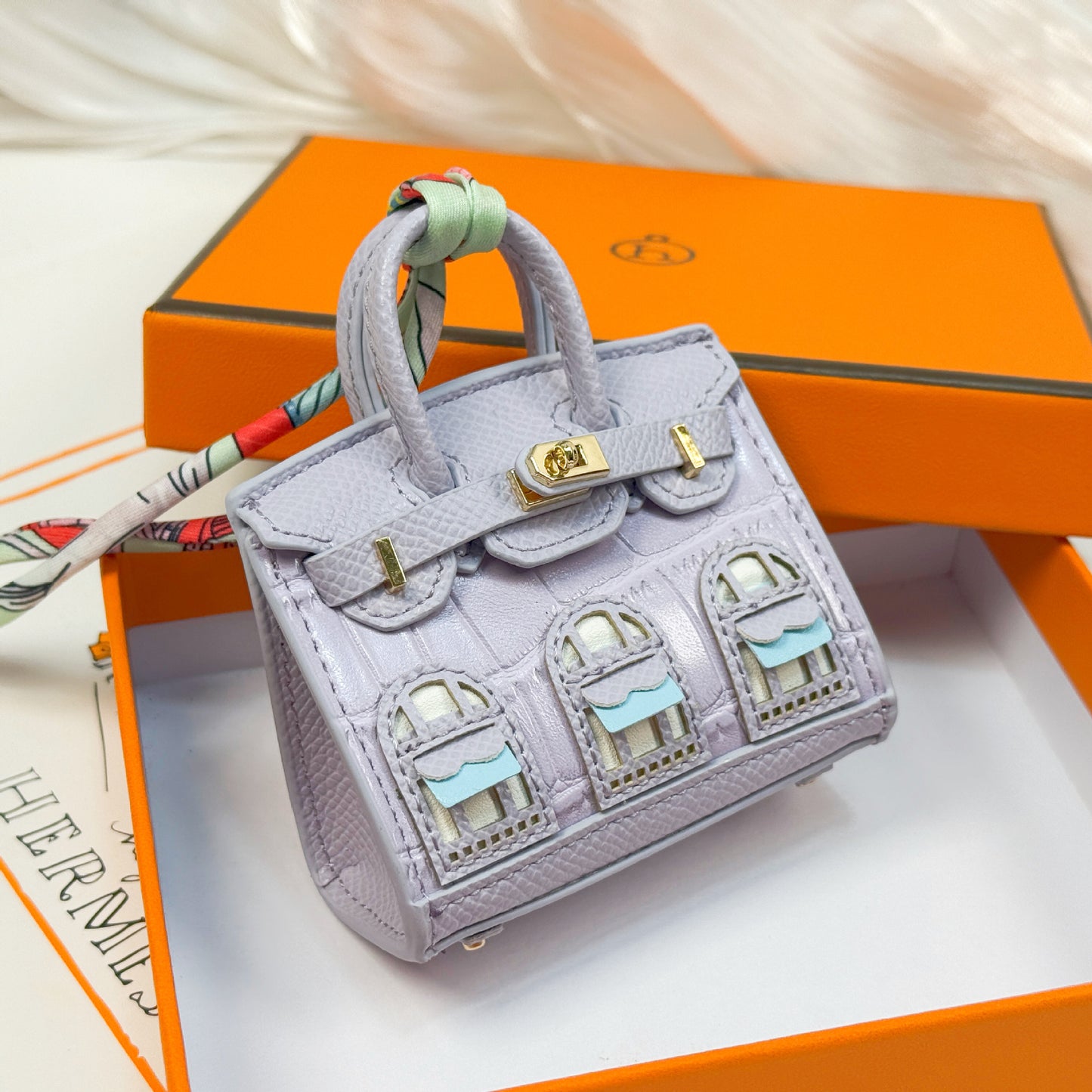 House Shaped Mini Bag Charm | Croc Embossed PU Leather Keychain Pouch for AirPods, Red Envelope & Car Keys – Cute Bag Pendant Ornament for Handbag, Backpack or Car Mirror – Trendy Small Gift for Women