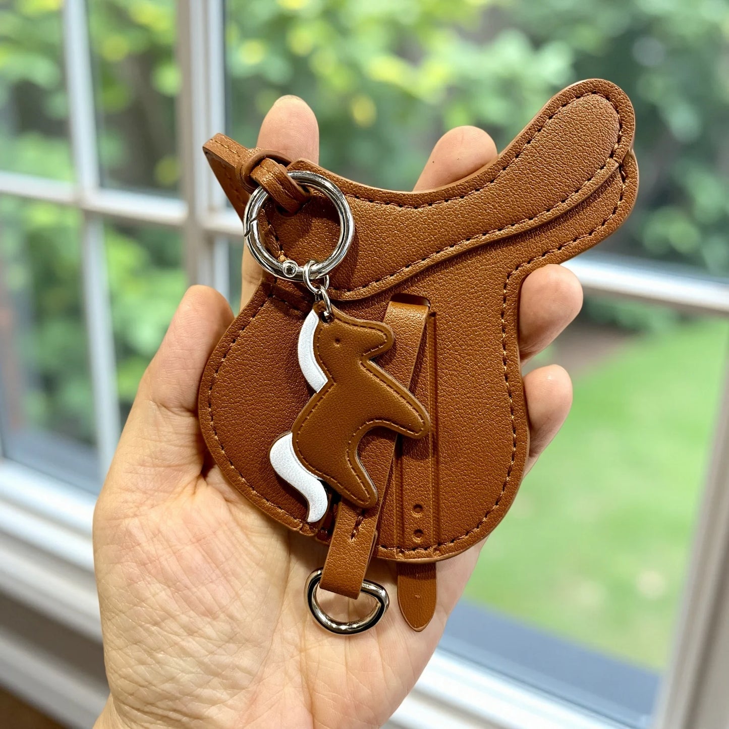 Handmade PU Leather Saddle Bag Charm with Tiny Horse Pendant – Stylish And Unique Equestrian Gift for Purse, Keychain & Backpack