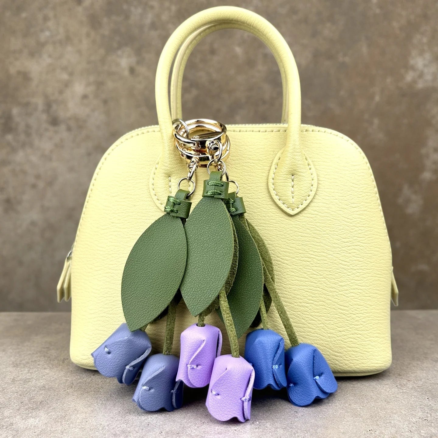 8-Color Soft PU Leather Tulip Bag Charm– Elegant Hanging Floral Accessory with Metal Ring, Realistic Bloom Design for Backpack