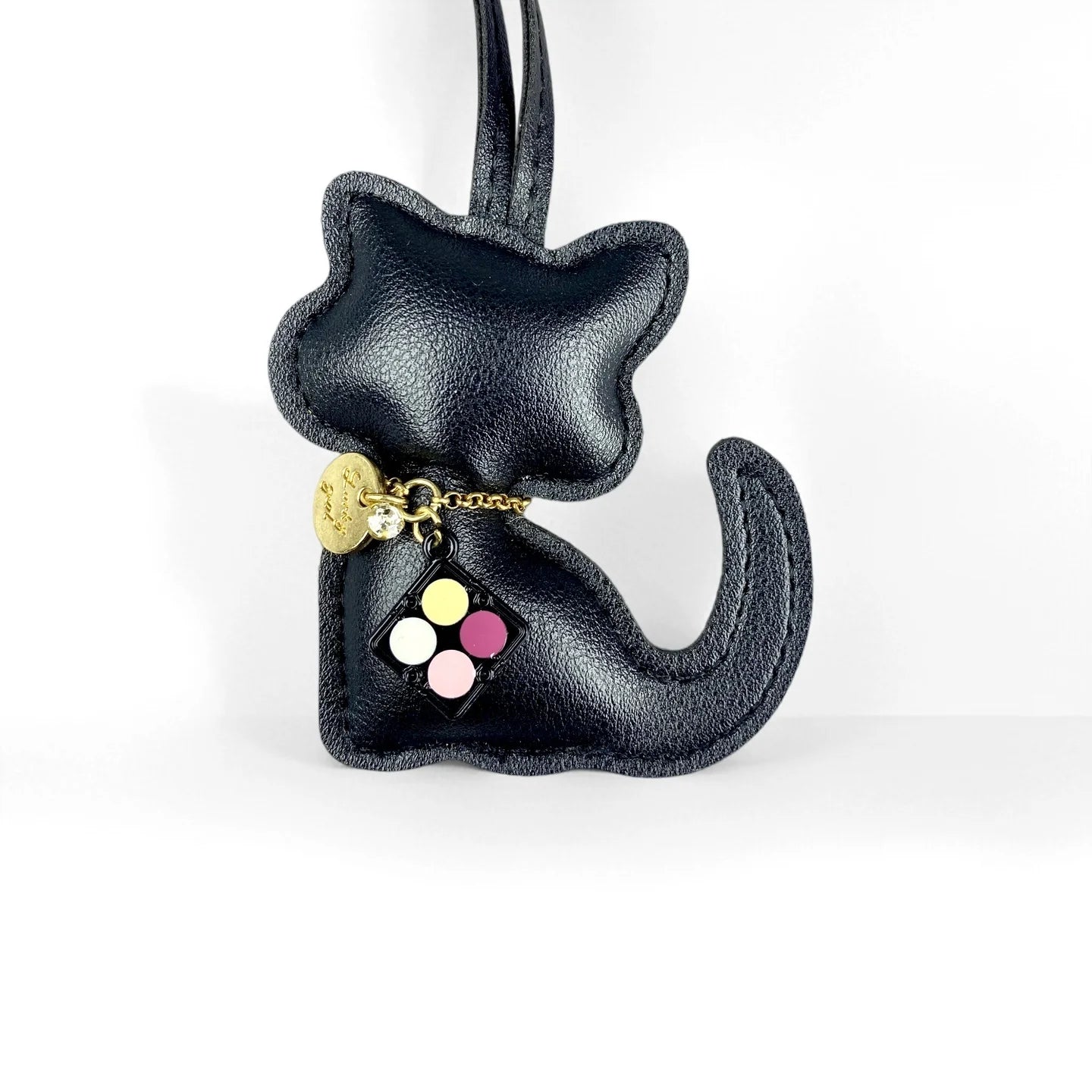 Stylish PU Leather Giraffe & Cat with Eyeshadow Palette Pendant NecklaceKeychain/ Bag Charm-Fashionable & Fun Accessory for Bags