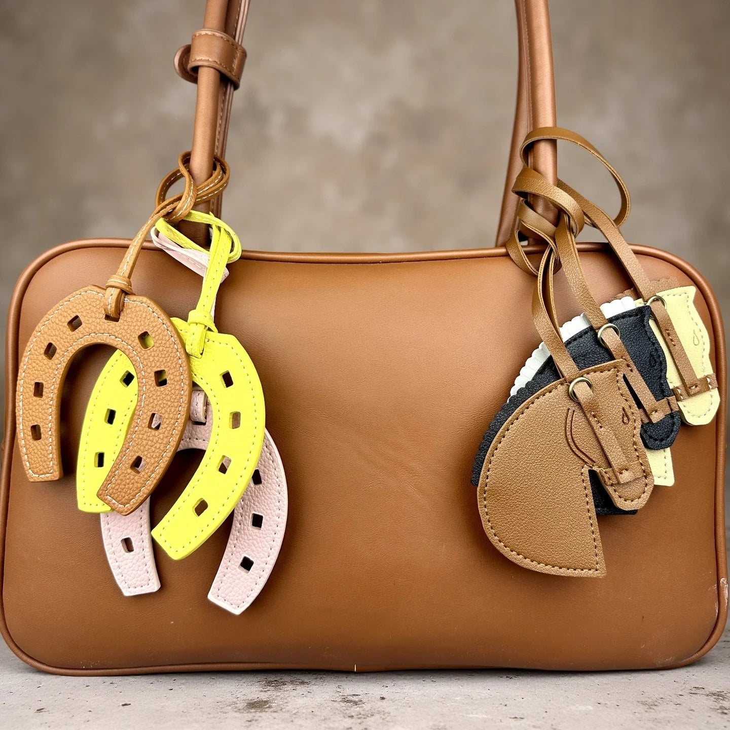 Handmade PU Leather Horse Head & Horseshoe Bag Charm/Keychain-Unique Equestrian Gift for Purse Backpack-Fashion Bag Accessory