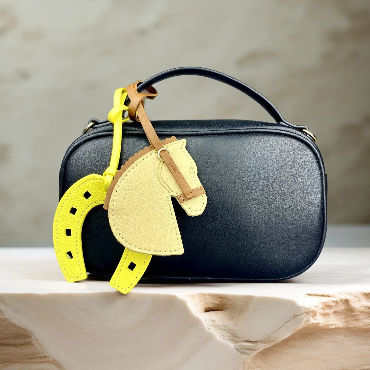 Handmade PU Leather Horse Head & Horseshoe Bag Charm/Keychain-Unique Equestrian Gift for Purse Backpack-Fashion Bag Accessory